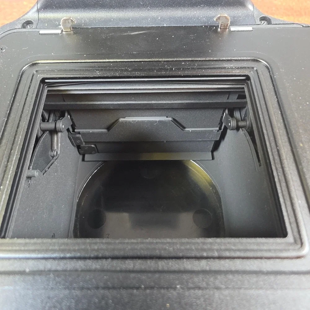 Phase One 645DF Camera Body V-Grip Air Medium Format Black Good Profoto Trigger